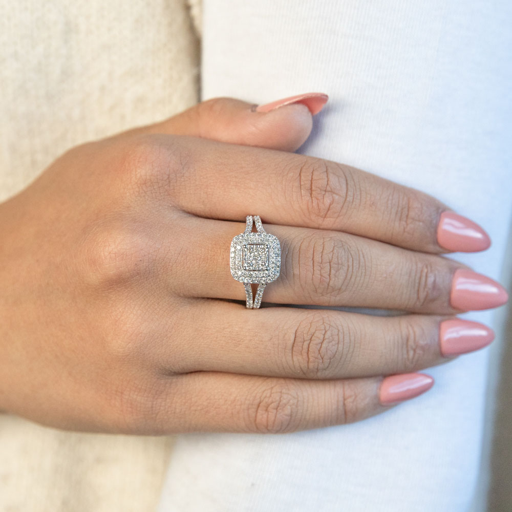9ct White Gold 1 Carat Diamond Ring With 91 Beautiful Diamonds