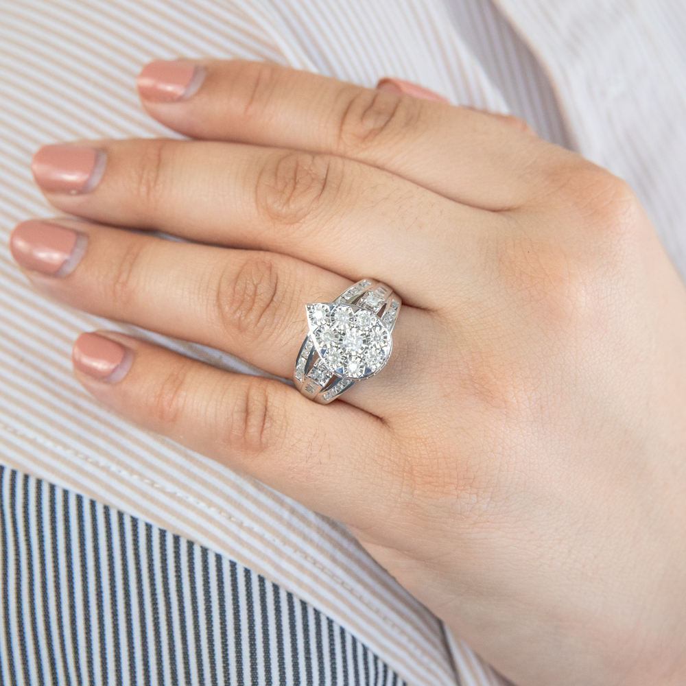 Sterling Silver 1 Carat Diamond Pear Shaped Dress Ring